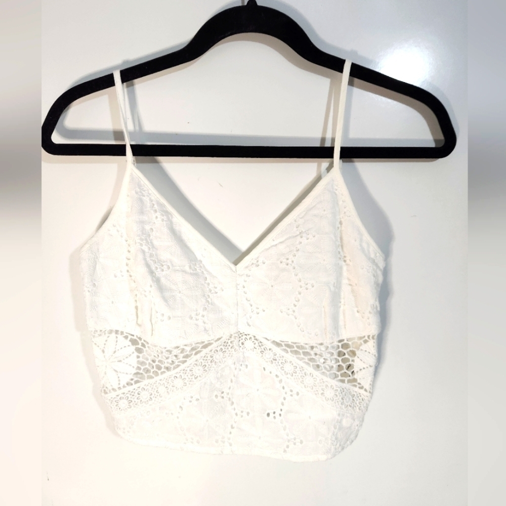 Adorable White Lace Cropped Top, Size Med, NWT